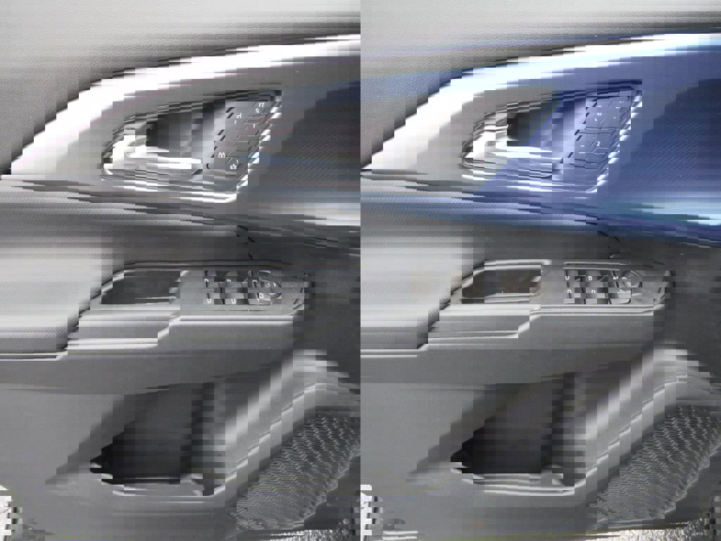 New 2026 Chevrolet Equinox EV LT w/ Convenience Package II AWD/4WD image 22