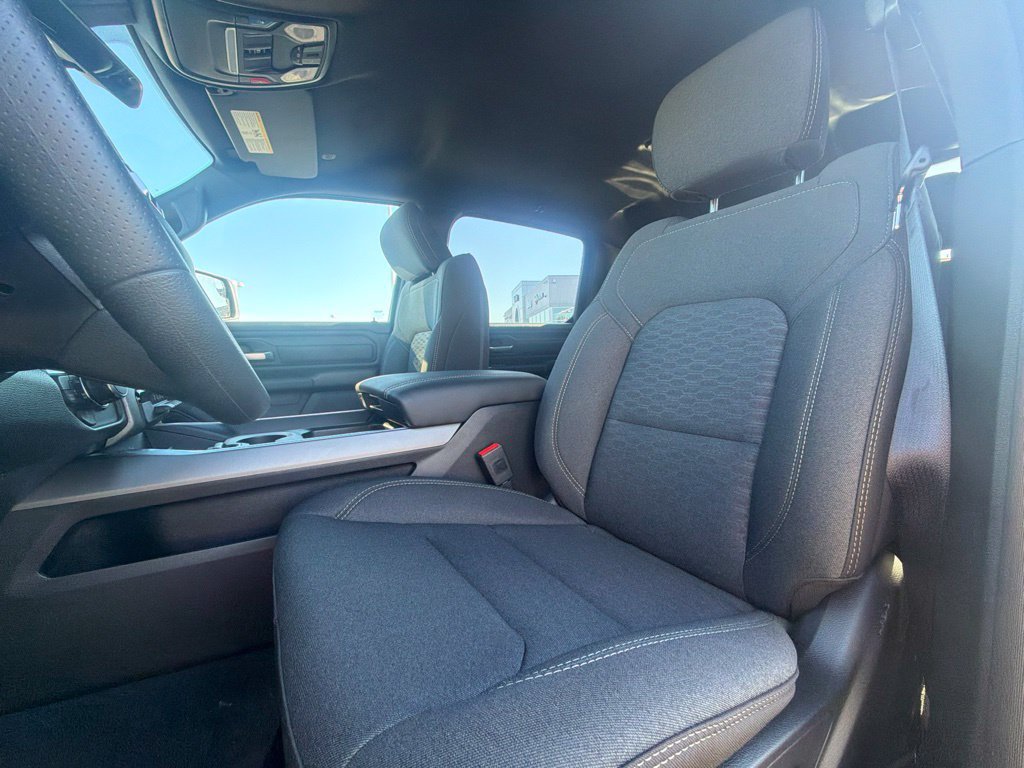 New 2027 RAM 1500 Express AWD/4WD image 18