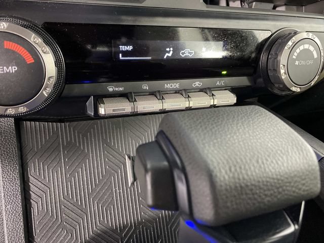 Used 2025 Toyota Tacoma SR5 AWD/4WD image 20