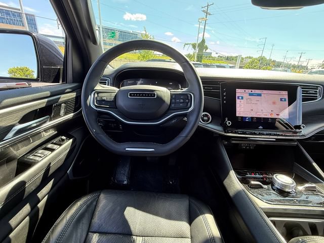Used 2023 Jeep Wagoneer Series III w/ Preferred Equipment Group AWD/4WD image 8