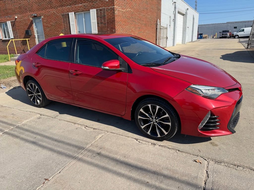 Used 2017 Toyota Corolla SE w/ SE Premium Package image 4