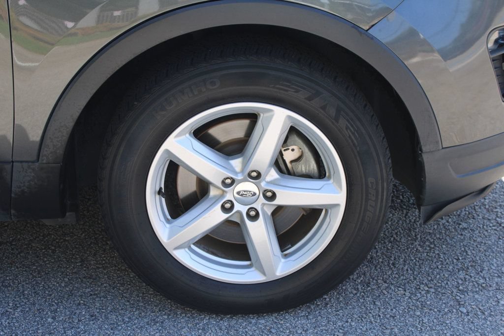 Used 2018 Ford Explorer XLT w/ Equipment Group 202A FWD image 37