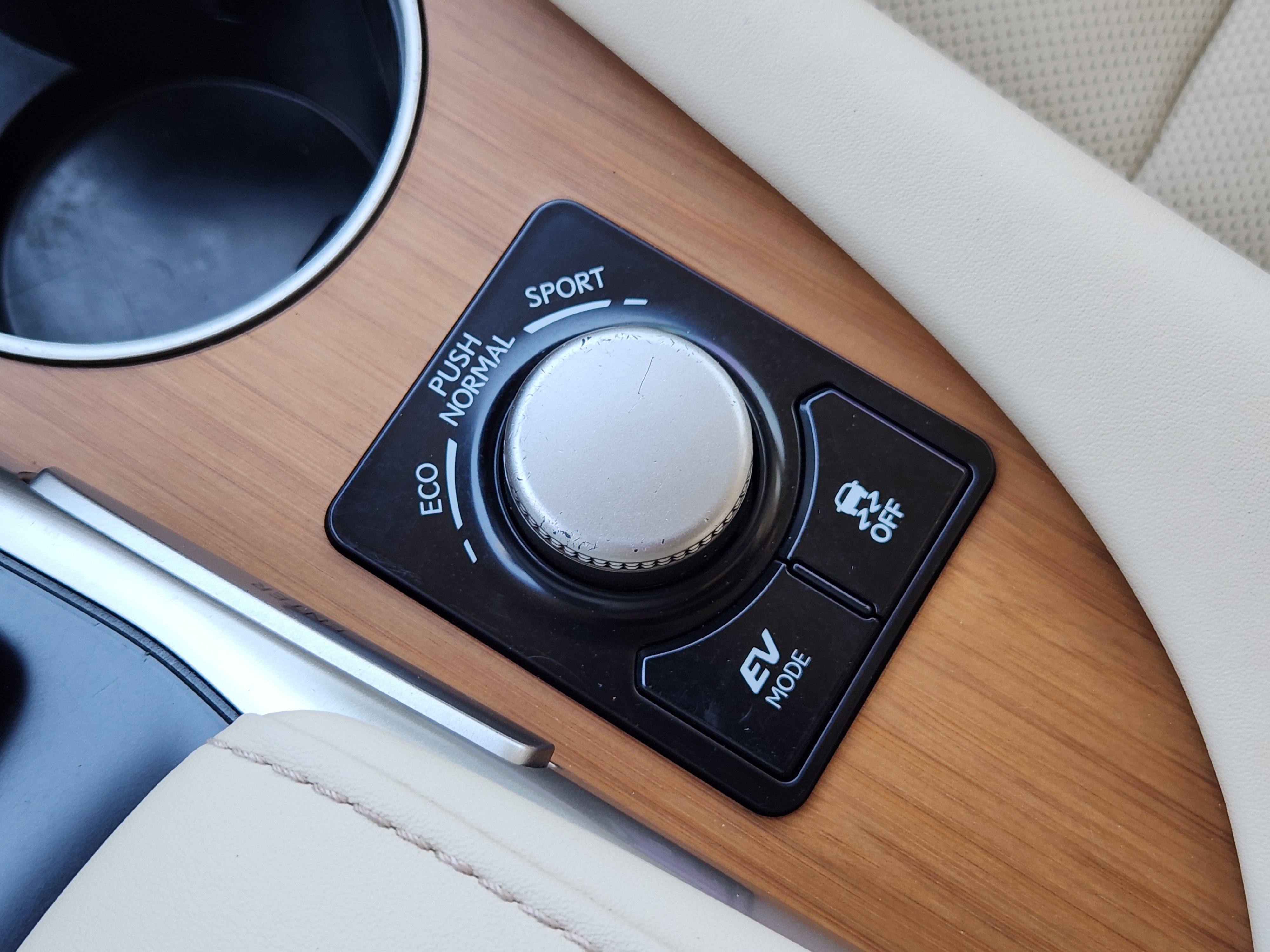 Used 2017 Lexus RX 450h AWD image 25