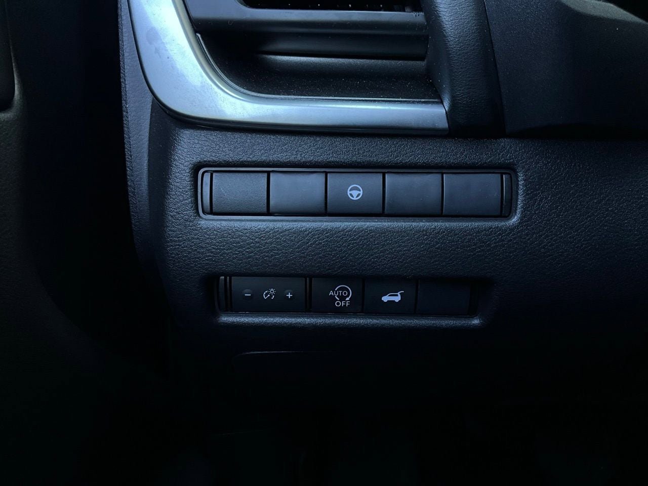 Used 2025 Nissan Rogue SV FWD image 22