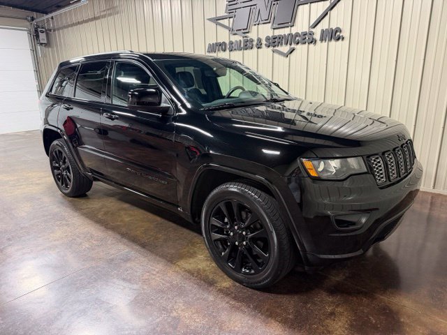 Used 2019 Jeep Grand Cherokee Altitude AWD/4WD image 6