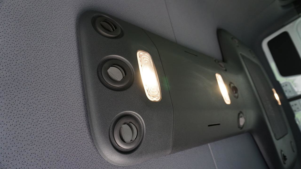 Used 2025 Mercedes-Benz Sprinter 2500 image 25
