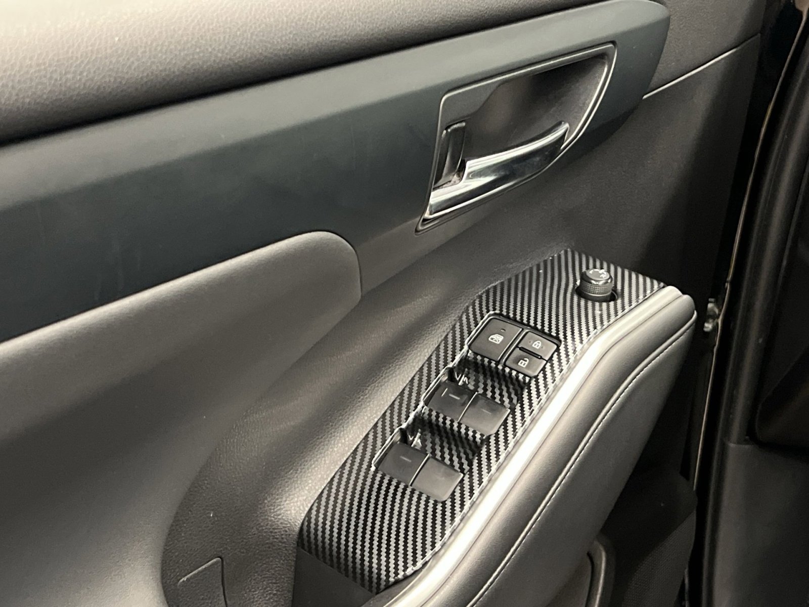 Used 2022 Toyota Highlander XLE image 12