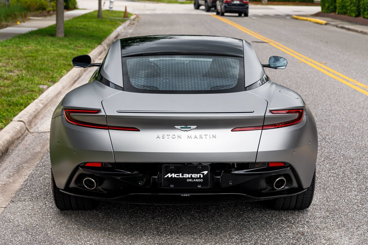 Used 2024 Aston Martin DB12 Coupe RWD image 10