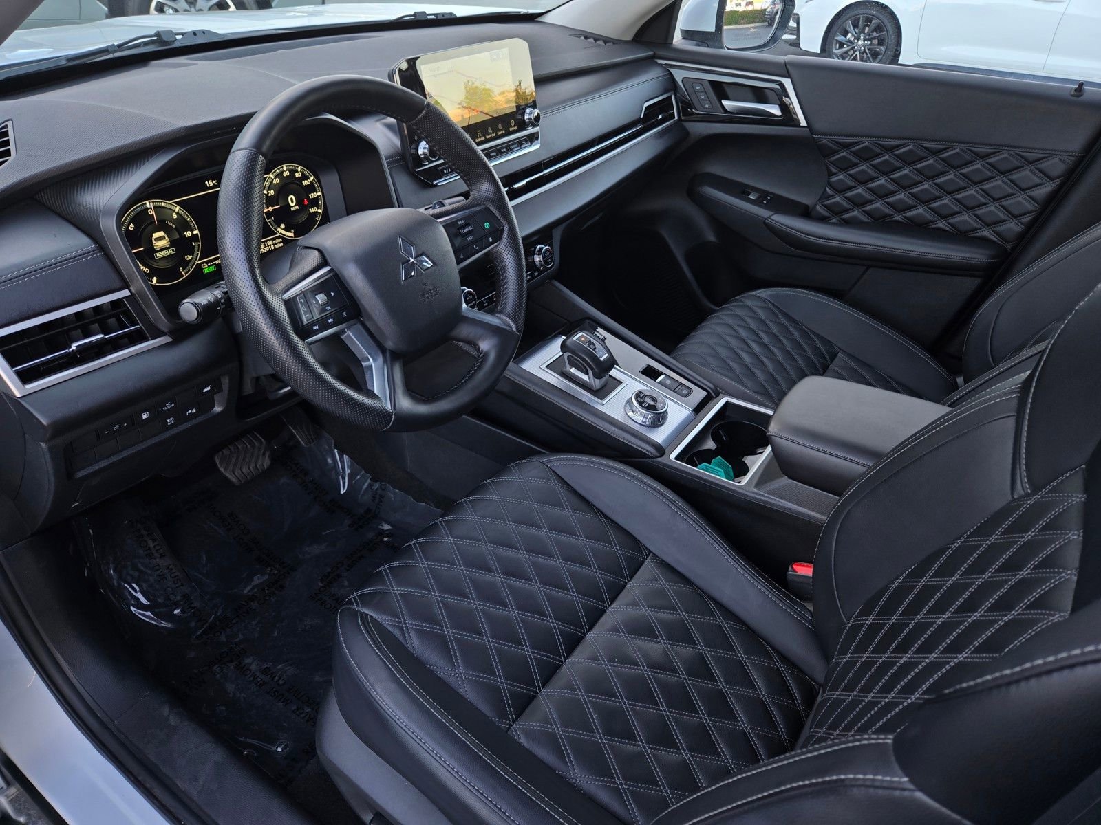 Used 2025 Mitsubishi Outlander SEL Black Edition image 8