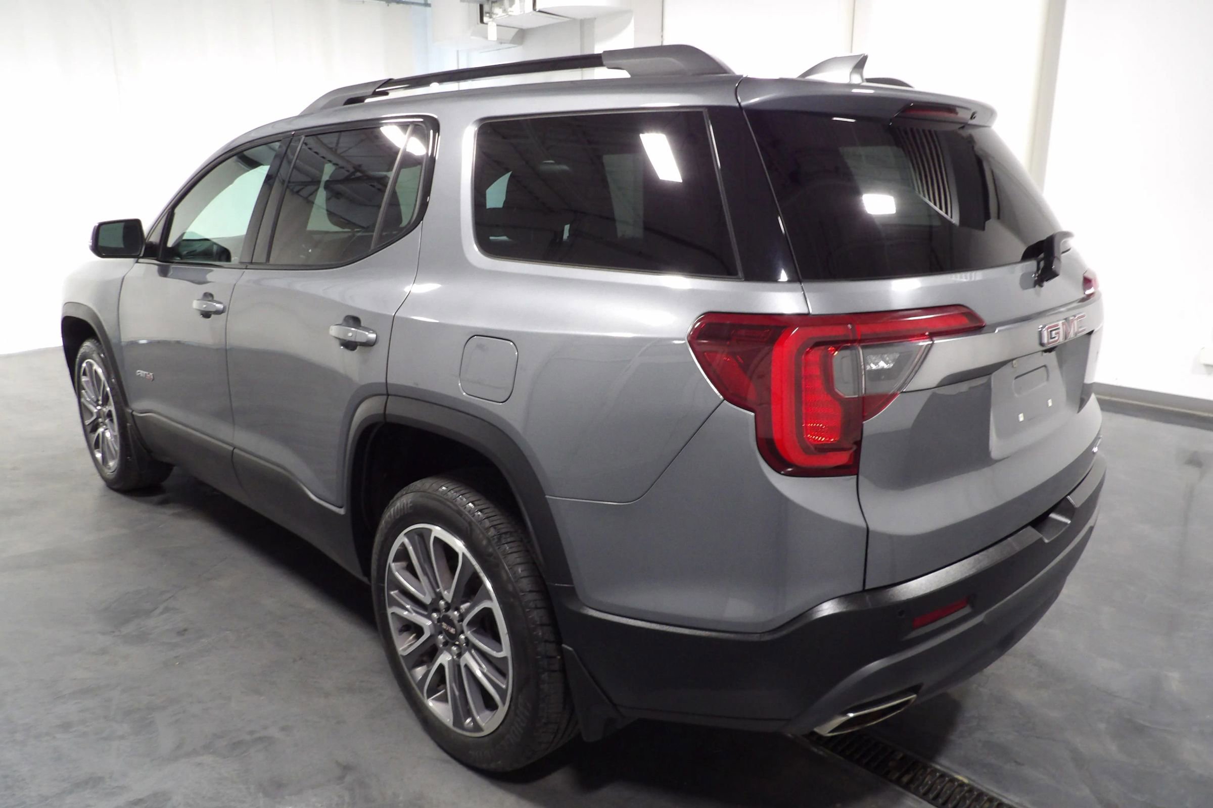 Used 2020 GMC Acadia AT4 w/ Driver Alert Package II AWD/4WD image 8