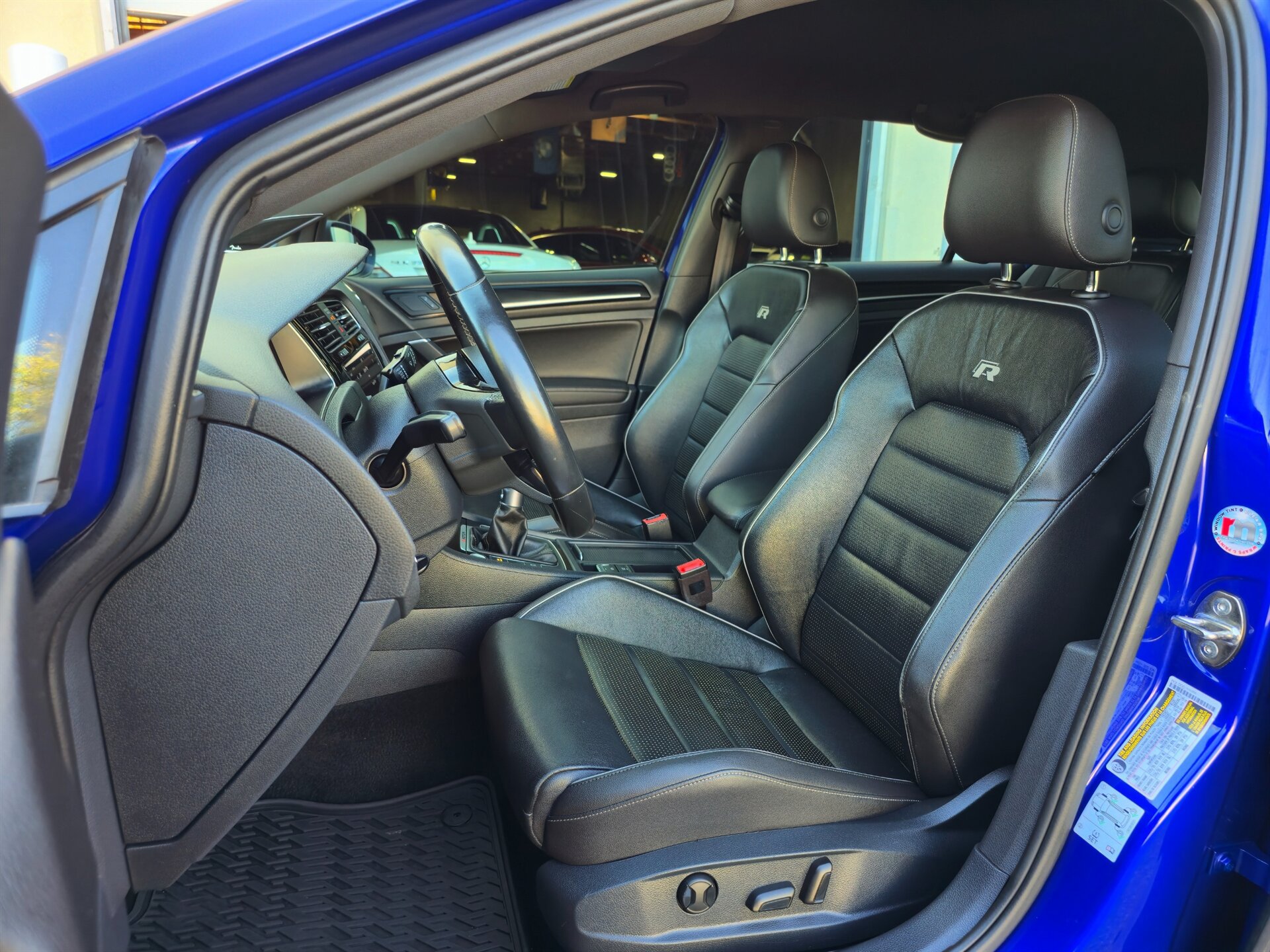 Used 2019 Volkswagen Golf R 4-Door AWD/4WD image 16