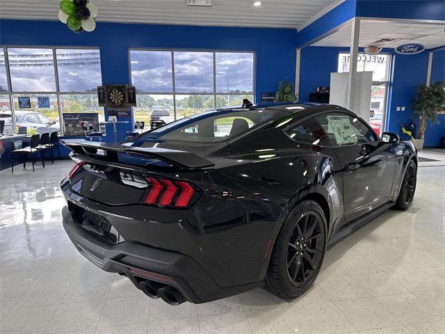 New 2025 Ford Mustang Dark Horse image 4