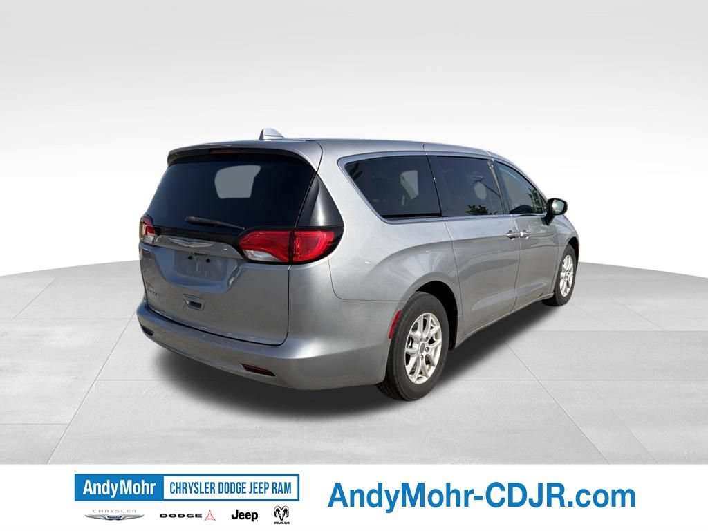 Used 2017 Chrysler Pacifica LX FWD image 7