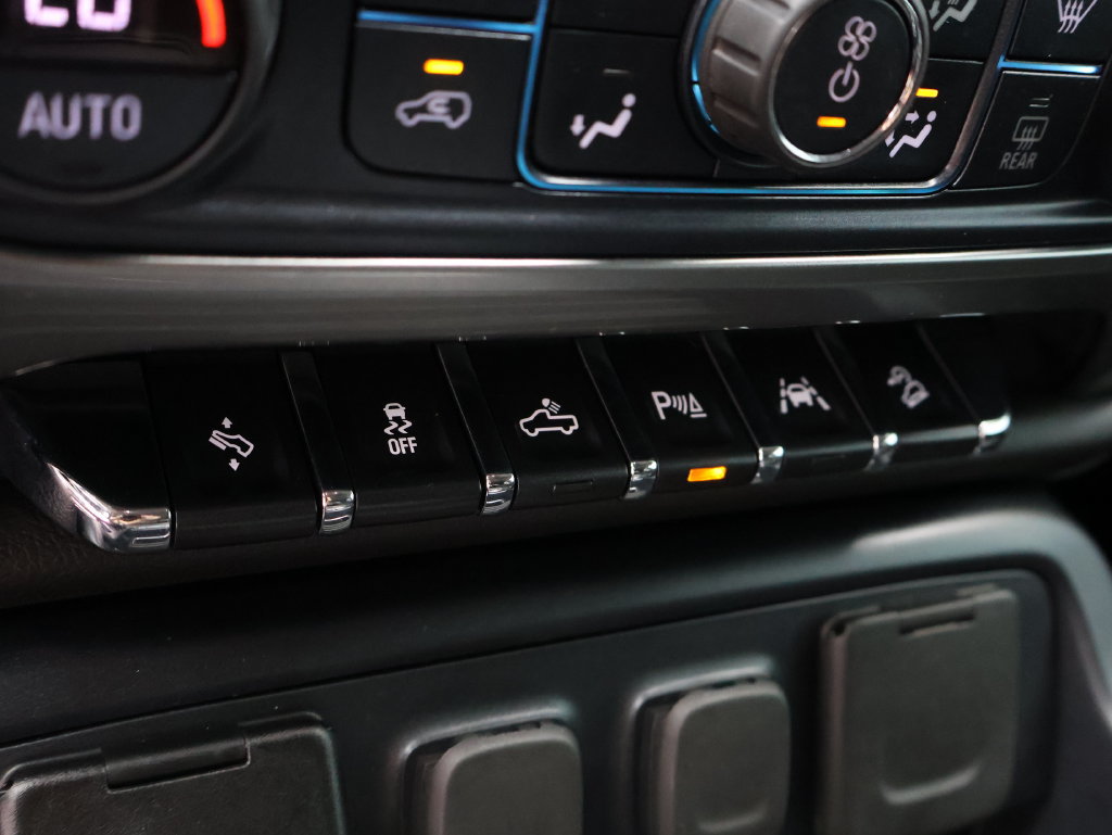 Used 2018 Chevrolet Silverado 1500 LTZ Z71 w/ Centennial Edition AWD/4WD image 25