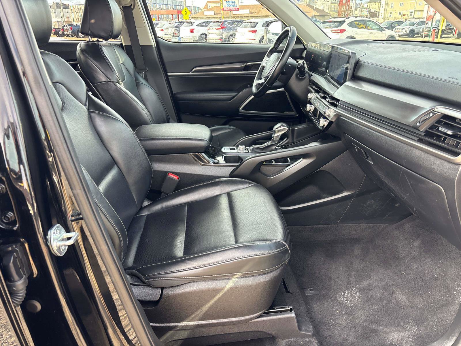 Used 2023 Kia Telluride LX image 18