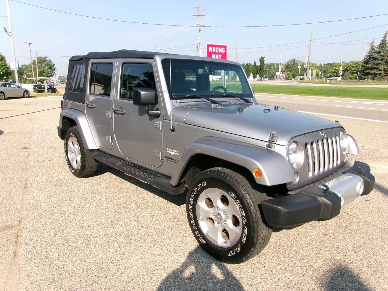 Used 2015 Jeep Wrangler Unlimited Sahara w/ Connectivity Group AWD/4WD image 3