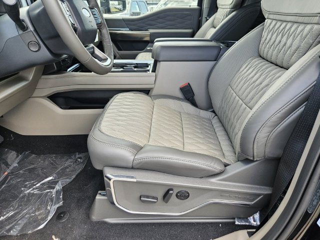 New 2026 Ford F250 Platinum w/ Platinum Plus Package AWD/4WD image 8