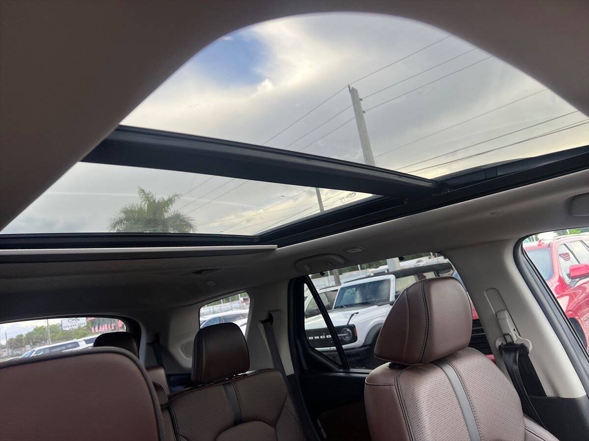 Used 2025 Honda Pilot Elite image 16