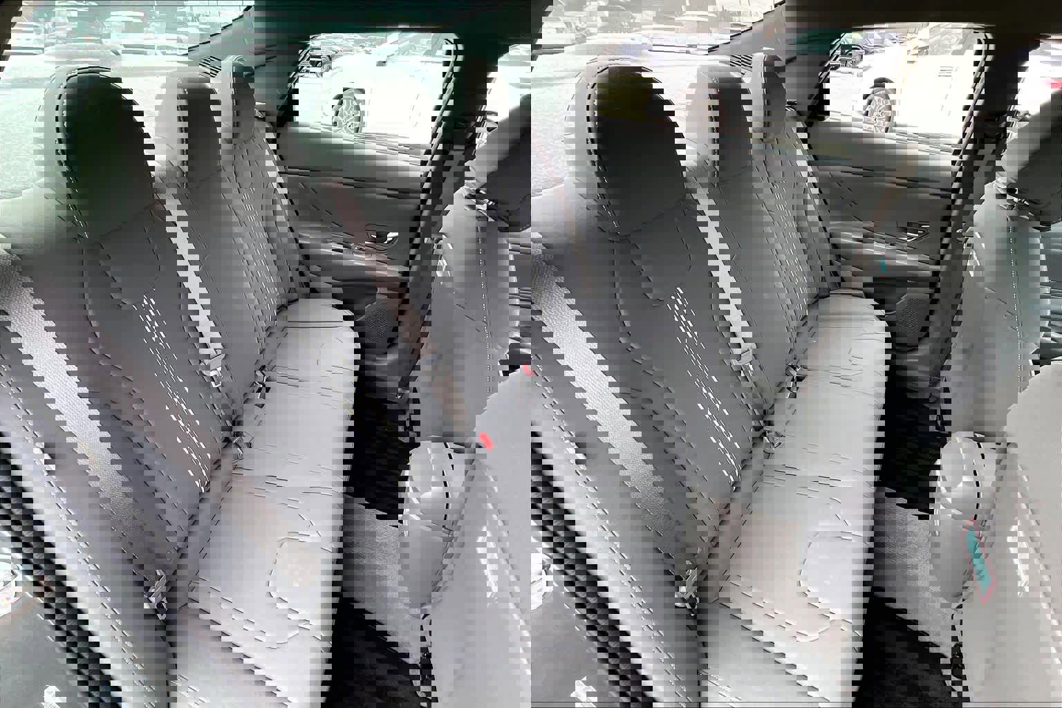 Certified 2025 Hyundai Elantra Sport image 18