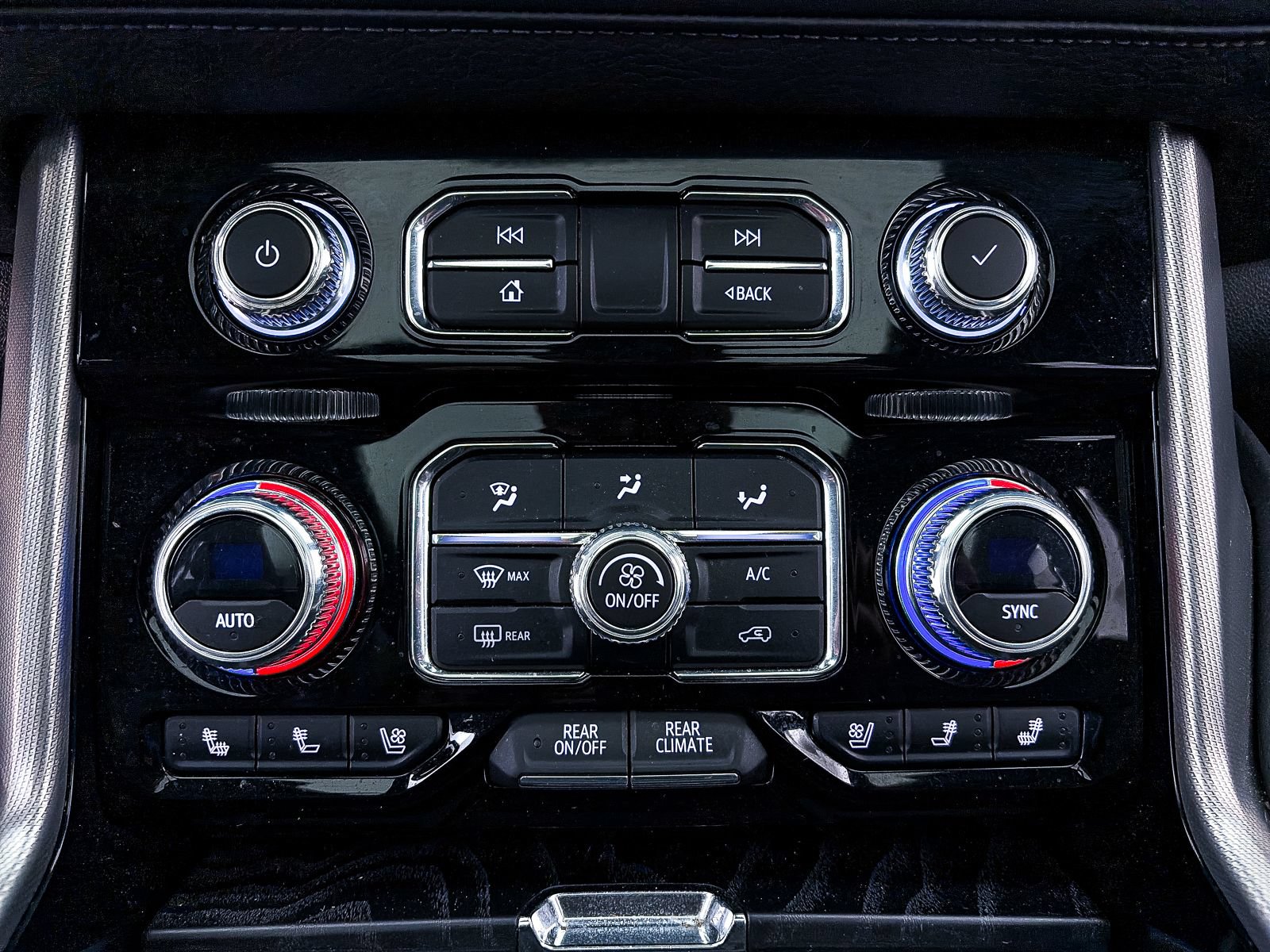 Used 2023 GMC Yukon XL Denali AWD/4WD image 27