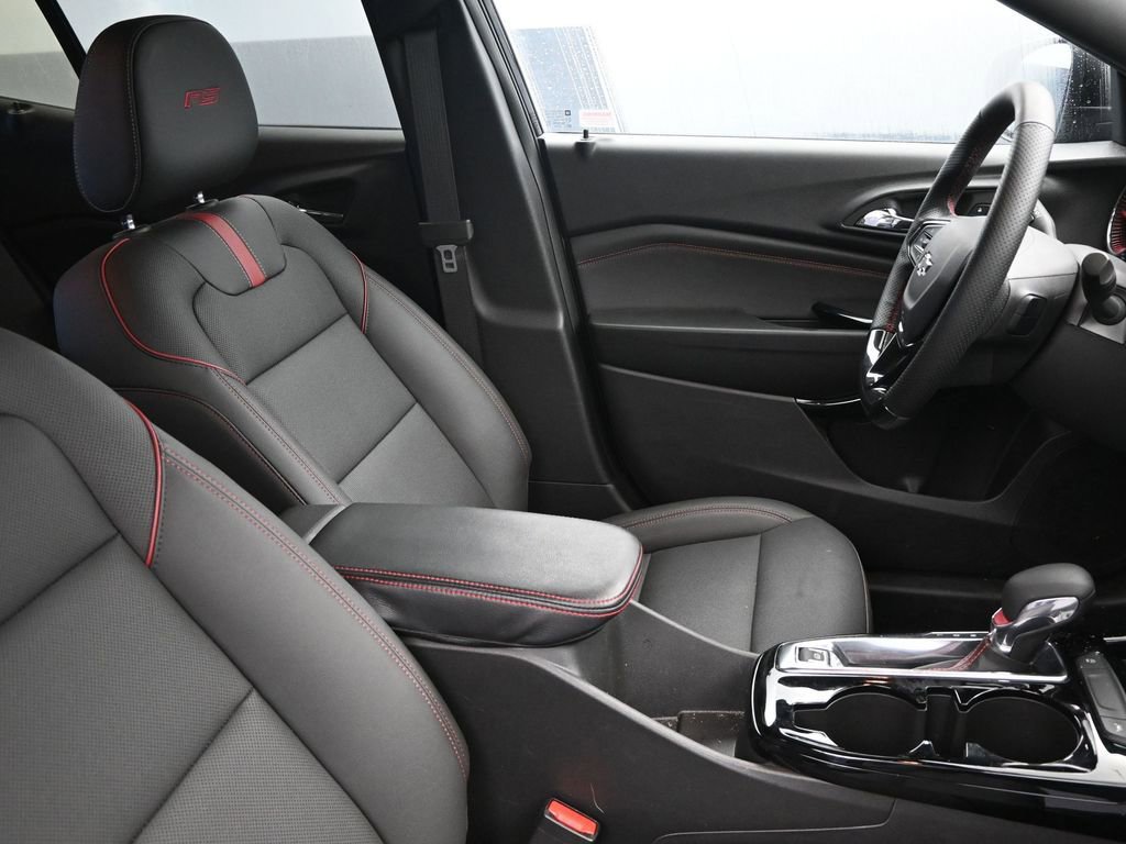 Certified 2026 Chevrolet Trax RS w/ Driver Confidence Package image 14