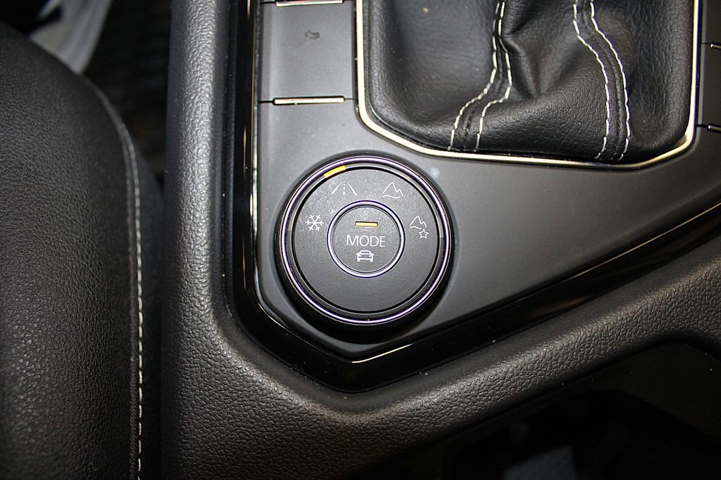 Used 2024 Volkswagen Taos SE AWD/4WD image 22