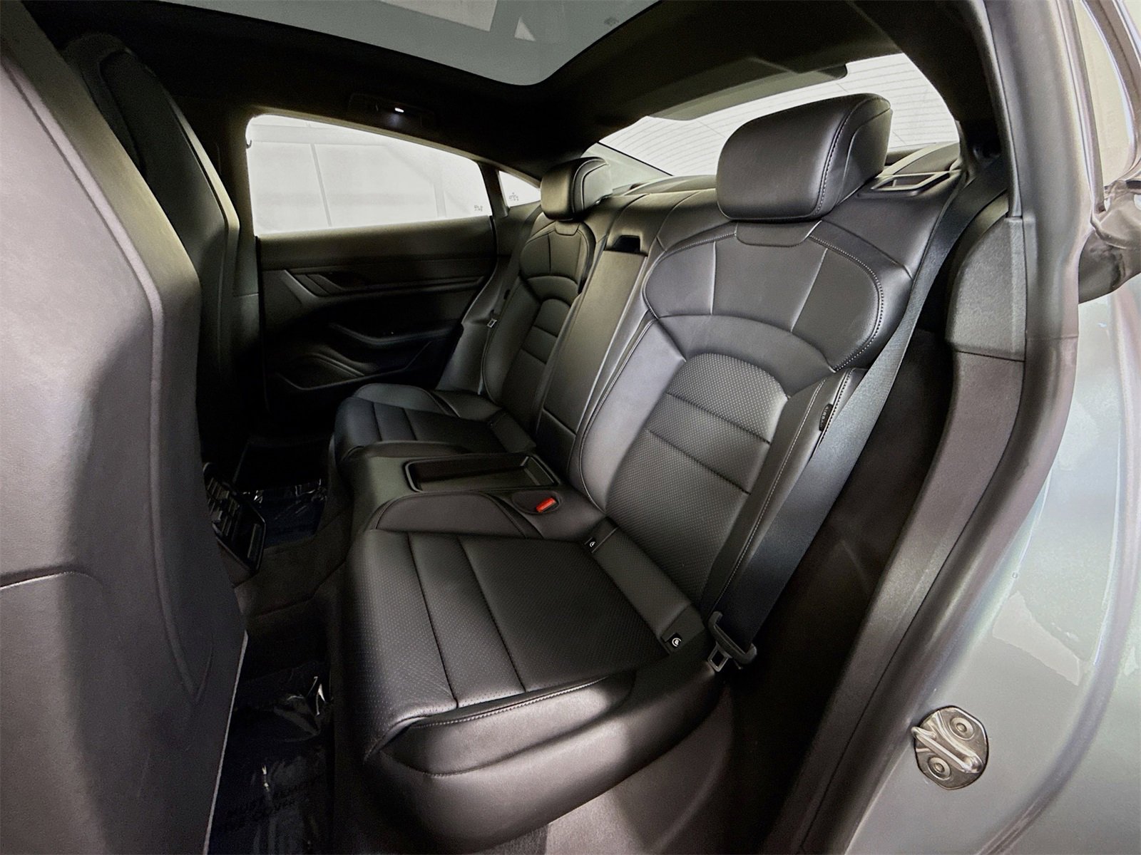 Certified 2022 Porsche Taycan image 17