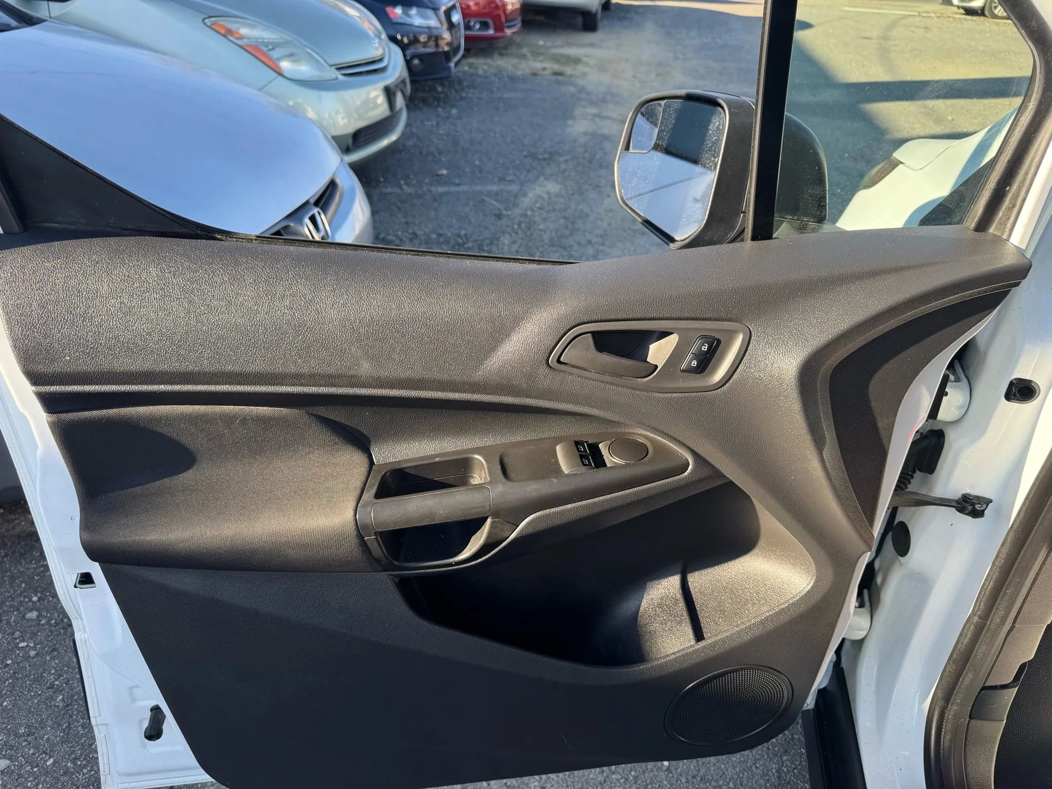 Used 2015 Ford Transit Connect XL image 25