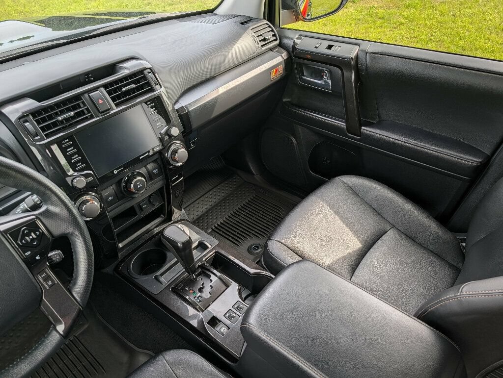 Used 2023 Toyota 4Runner 40th Anniversary SE AWD/4WD image 31