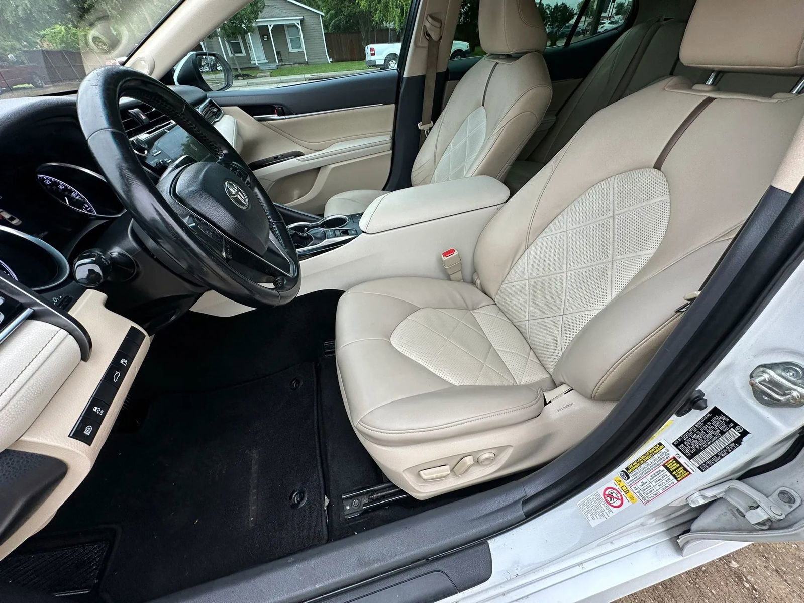 Used 2018 Toyota Camry XLE FWD image 12