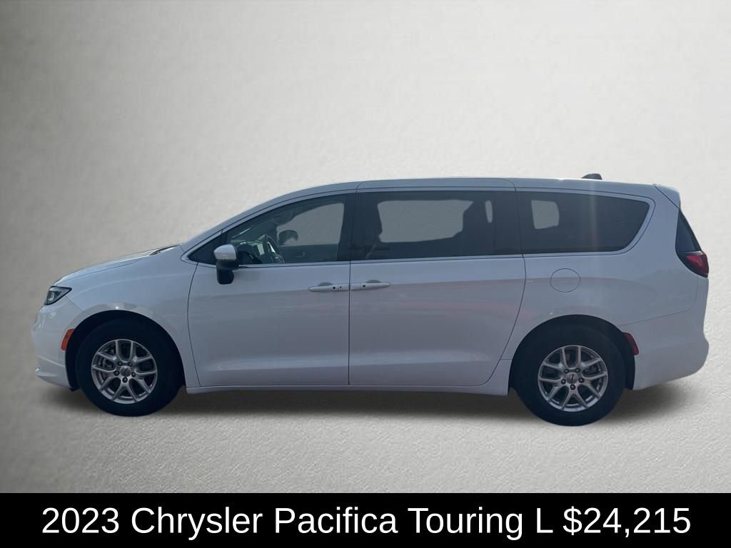 Used 2023 Chrysler Pacifica Touring-L FWD image 6