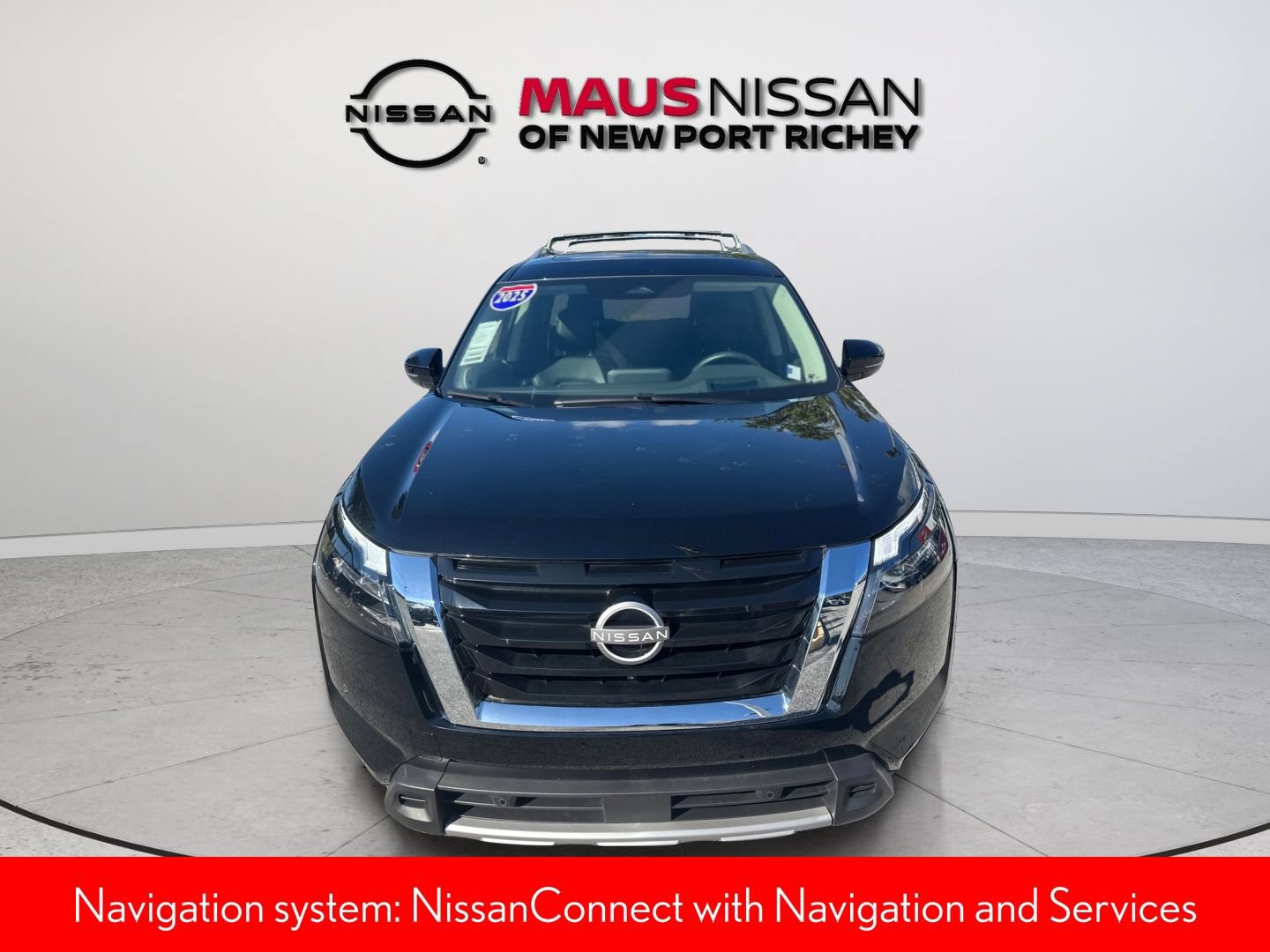 Certified 2025 Nissan Pathfinder Platinum w/ Cargo Package FWD image 3