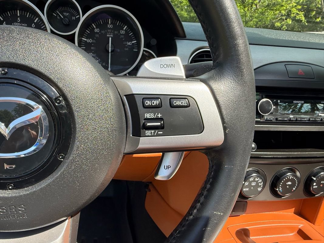 Used 2006 MAZDA MX-5 Miata Grand Touring w/ Premium Pkg RWD image 23