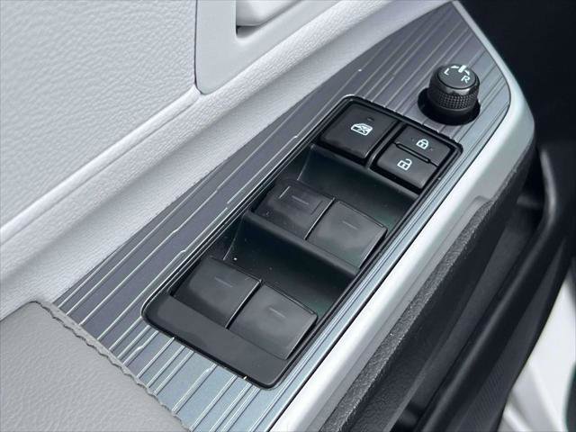 Certified 2025 Toyota Sienna LE image 21