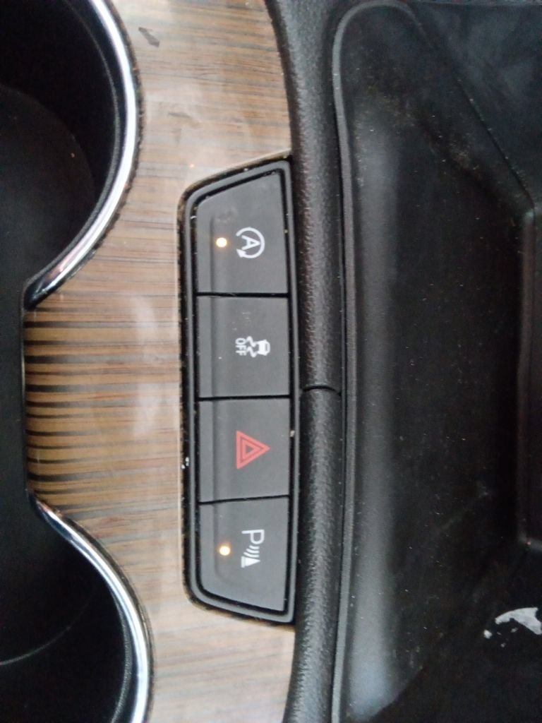 Used 2020 GMC Acadia SLE FWD image 28