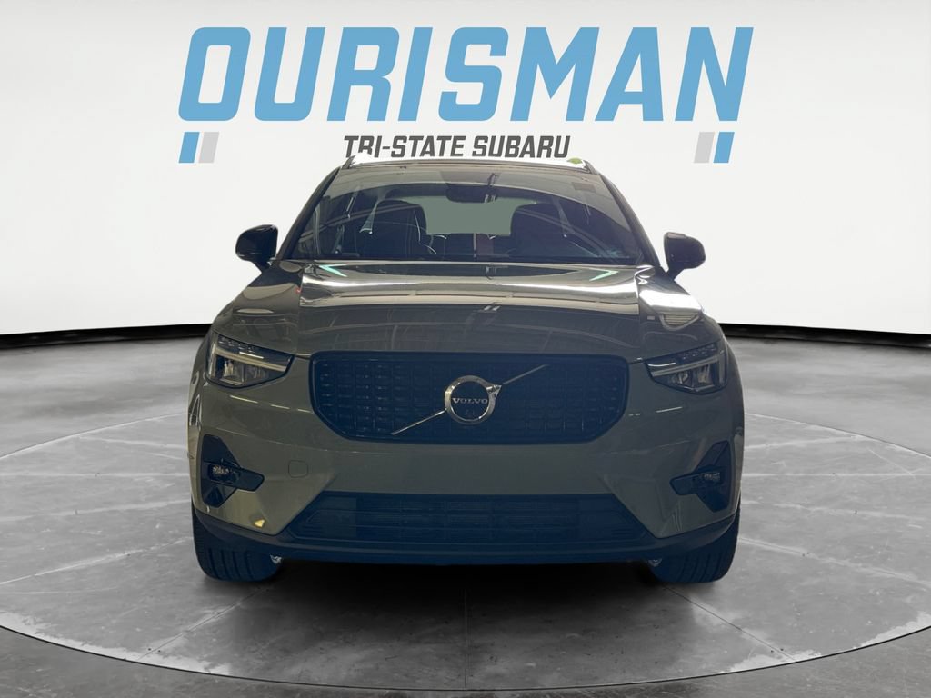 Used 2023 Volvo XC40 B5 Plus w/ Climate Package AWD/4WD image 8