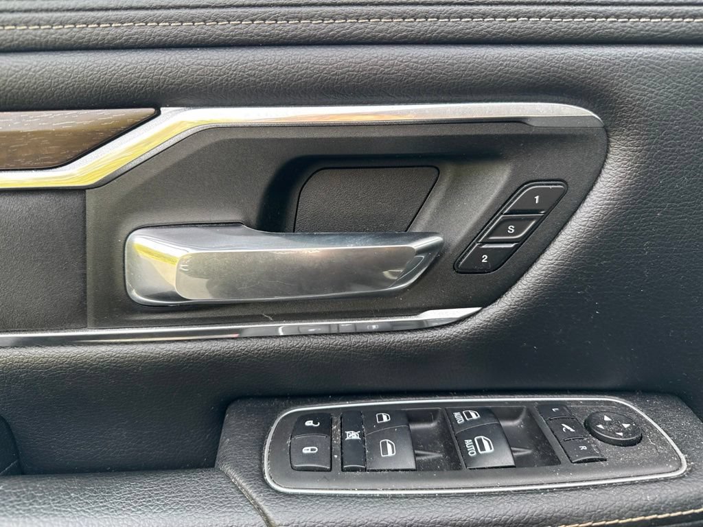 Used 2021 RAM 1500 Laramie AWD/4WD image 11
