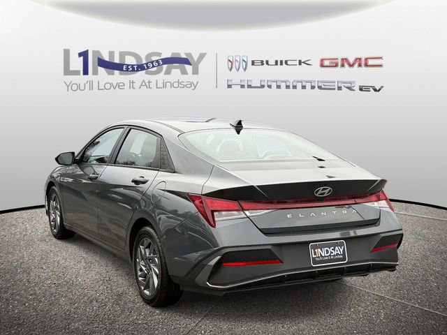 Used 2024 Hyundai Elantra SEL image 4