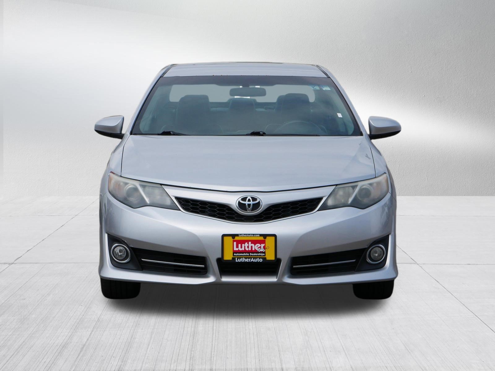 Used 2014 Toyota Camry SE w/ Fleet Convenience Package FWD video 2