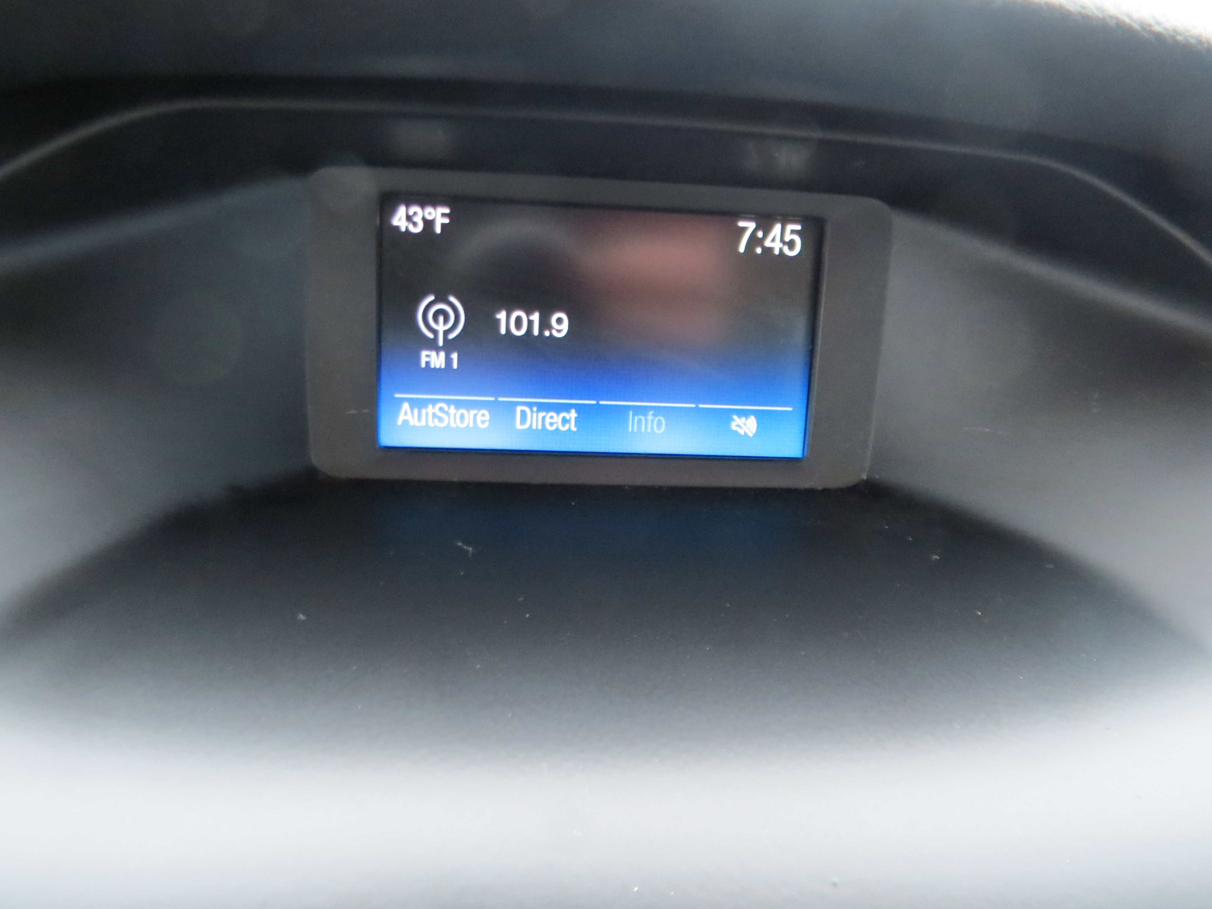 Used 2018 Ford Focus SE w/ SE Appearance Package image 22