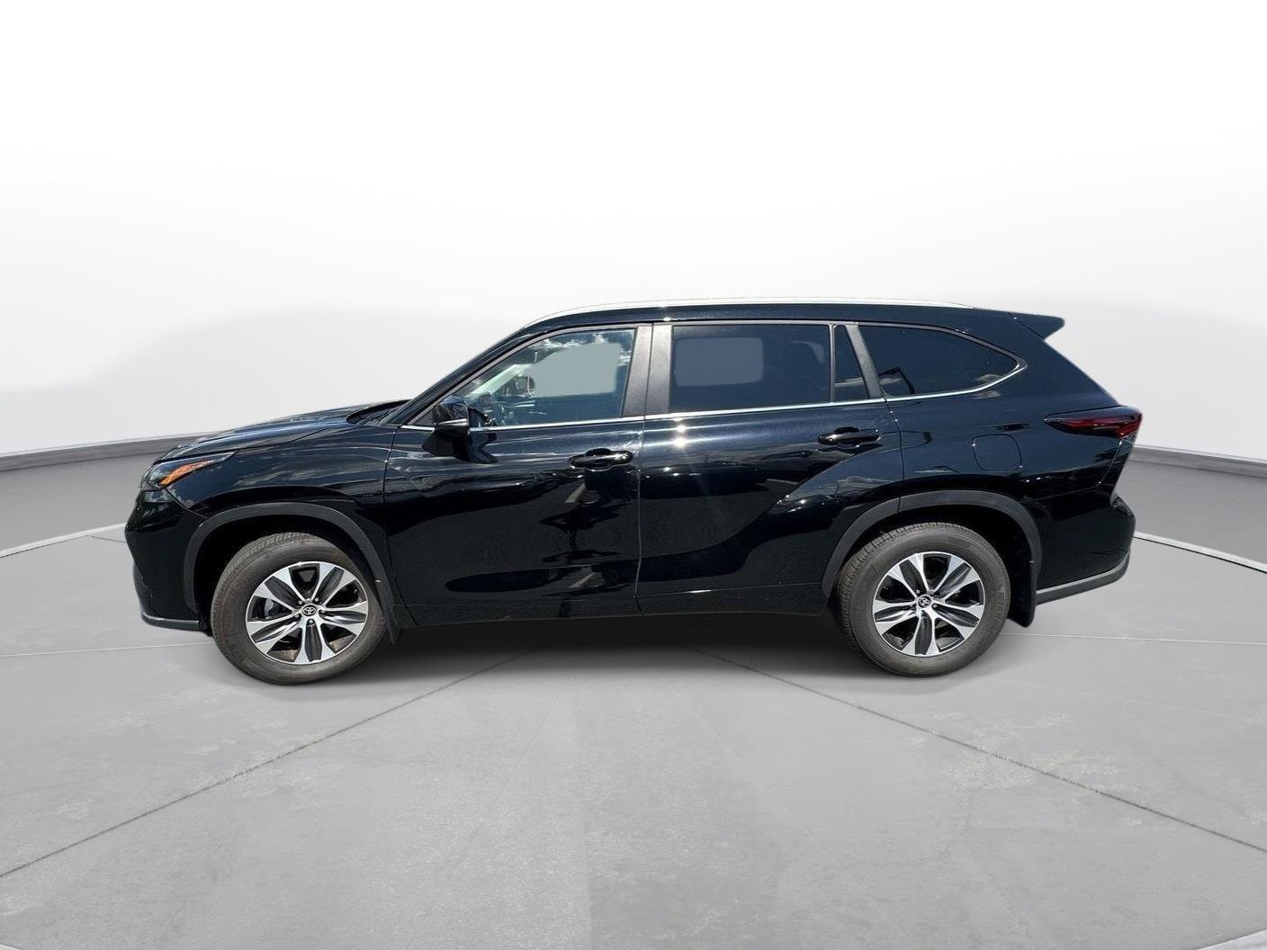 Used 2026 Toyota Highlander XLE AWD/4WD image 9