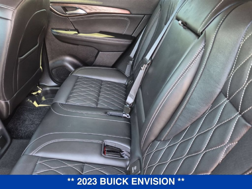 Used 2023 Buick Envision Avenir FWD image 17