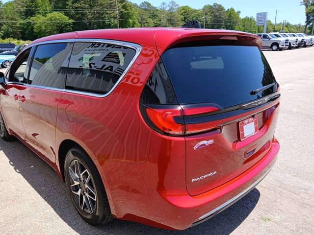 New 2027 Chrysler Pacifica Limited FWD image 6