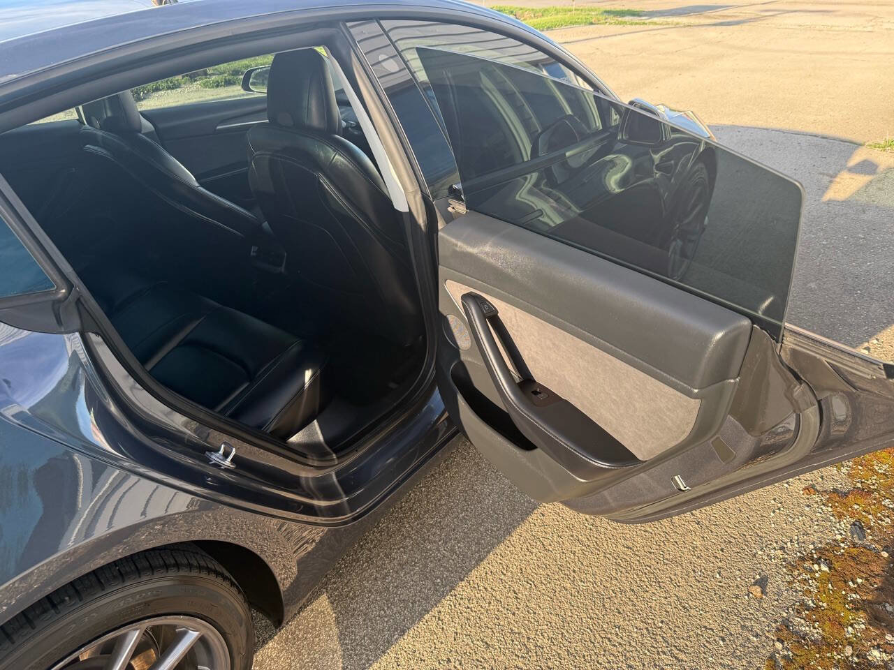 Used 2022 Tesla Model 3 Long Range AWD/4WD image 45