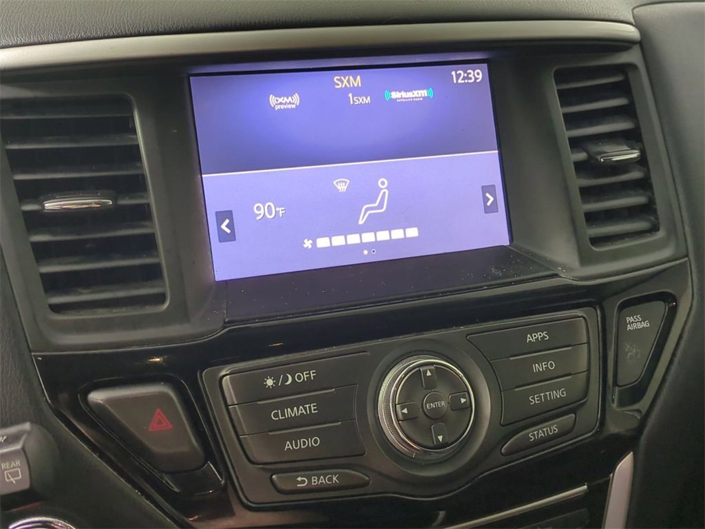 Used 2018 Nissan Pathfinder SV image 12