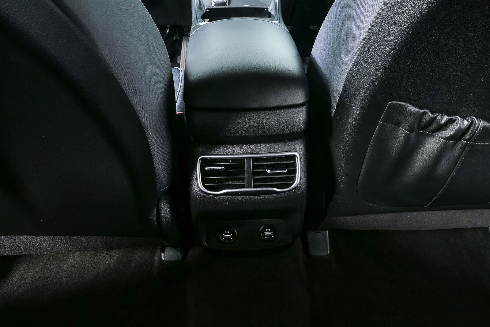 Used 2023 Hyundai Santa Fe SE AWD/4WD image 18