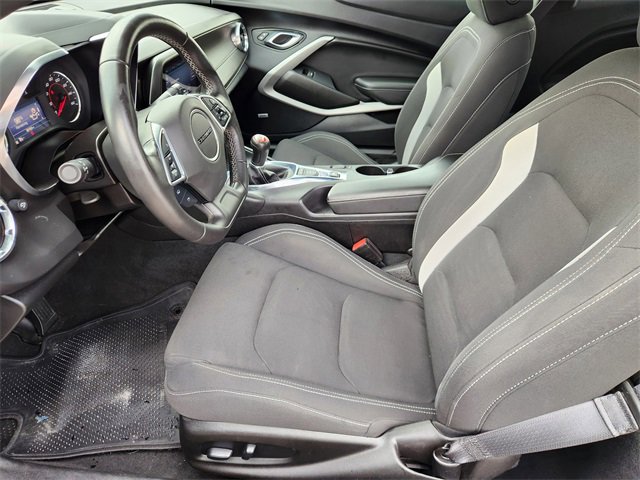 Used 2021 Chevrolet Camaro LT w/ Technology Package image 13
