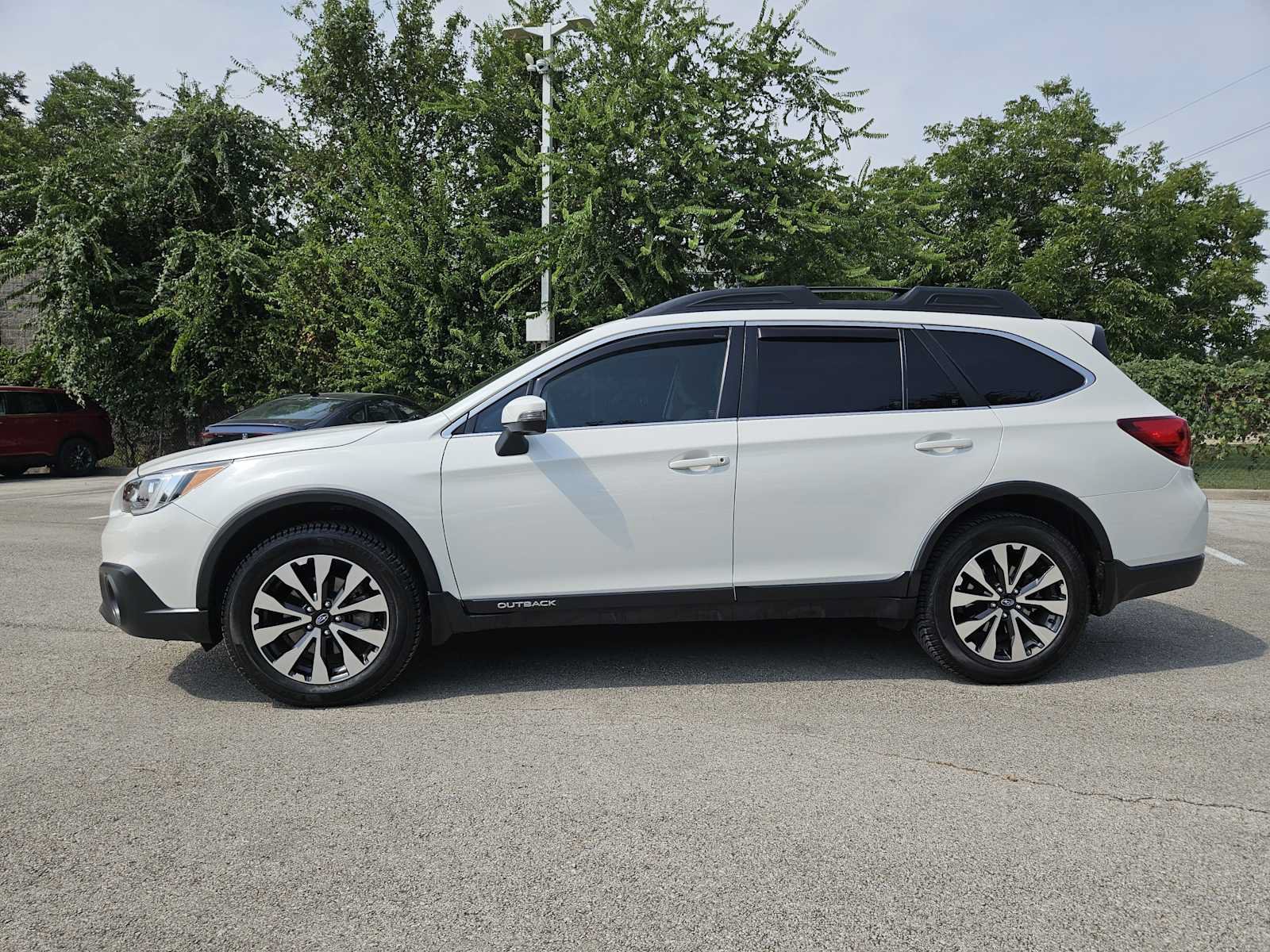 Used 2017 Subaru Outback 3.6R Limited AWD/4WD image 4