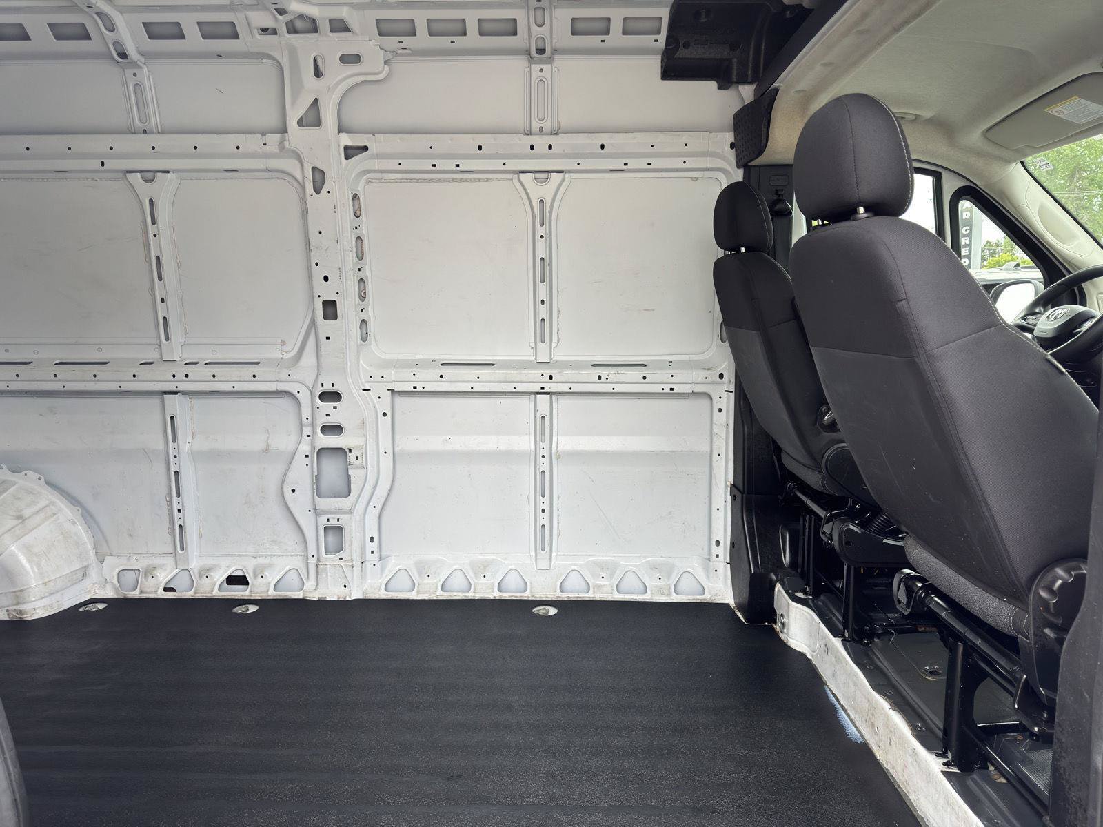 Used 2025 RAM ProMaster 2500 w/ Convenience Group FWD image 12