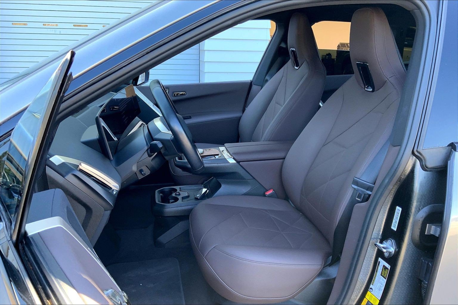 Certified 2023 BMW iX xDrive50 w/ Premium Package AWD/4WD image 5